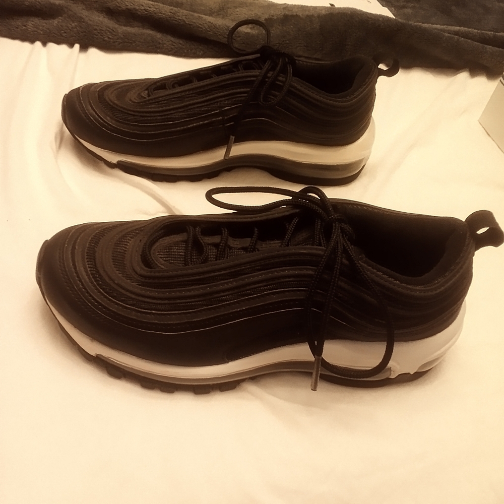 Nike Air Max 97 Black Women's Sneakers With A White Sole SZ 7 Great Condition